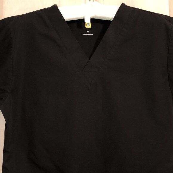 Wonder Wink S Black Scrub Top - Picture 3 of 8